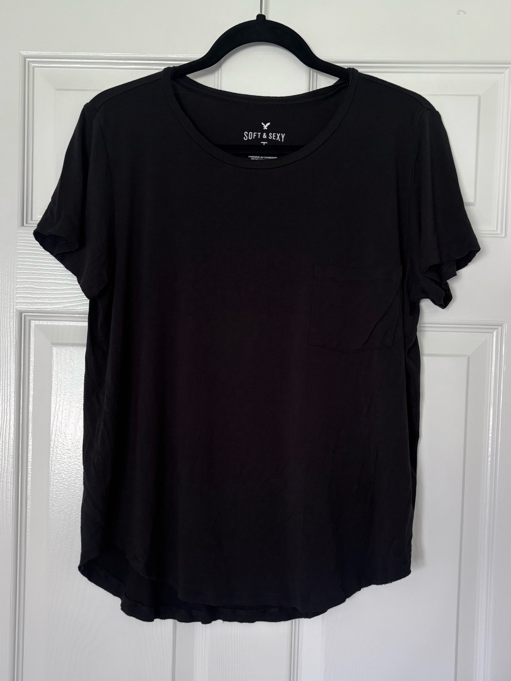 American Eagle Soft & Sexy Crew Pocket T-Shirt Women’s size L Black